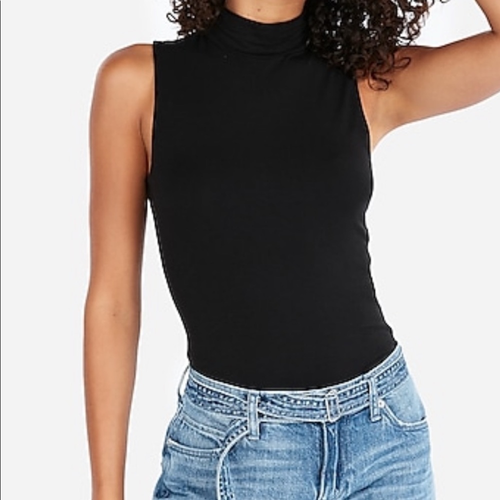 Sleeveless turtleneck top🤩